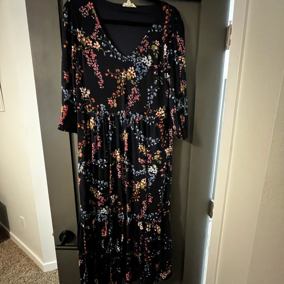 Jane and Delaney, maxi dress, blue, floral, lined - Picture 3 of 8